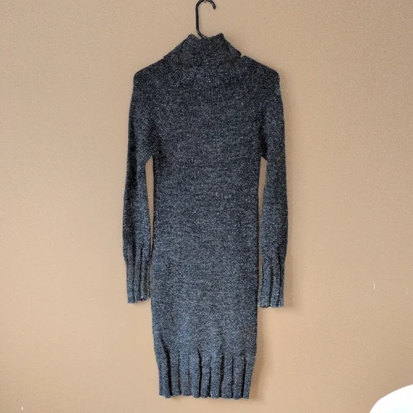 Dynamite Sweater - Picture 2 of 12